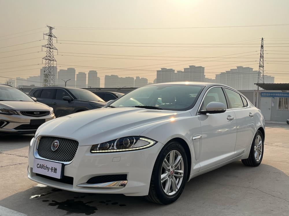 Jaguar XF 2014 — фото автомобиля 1