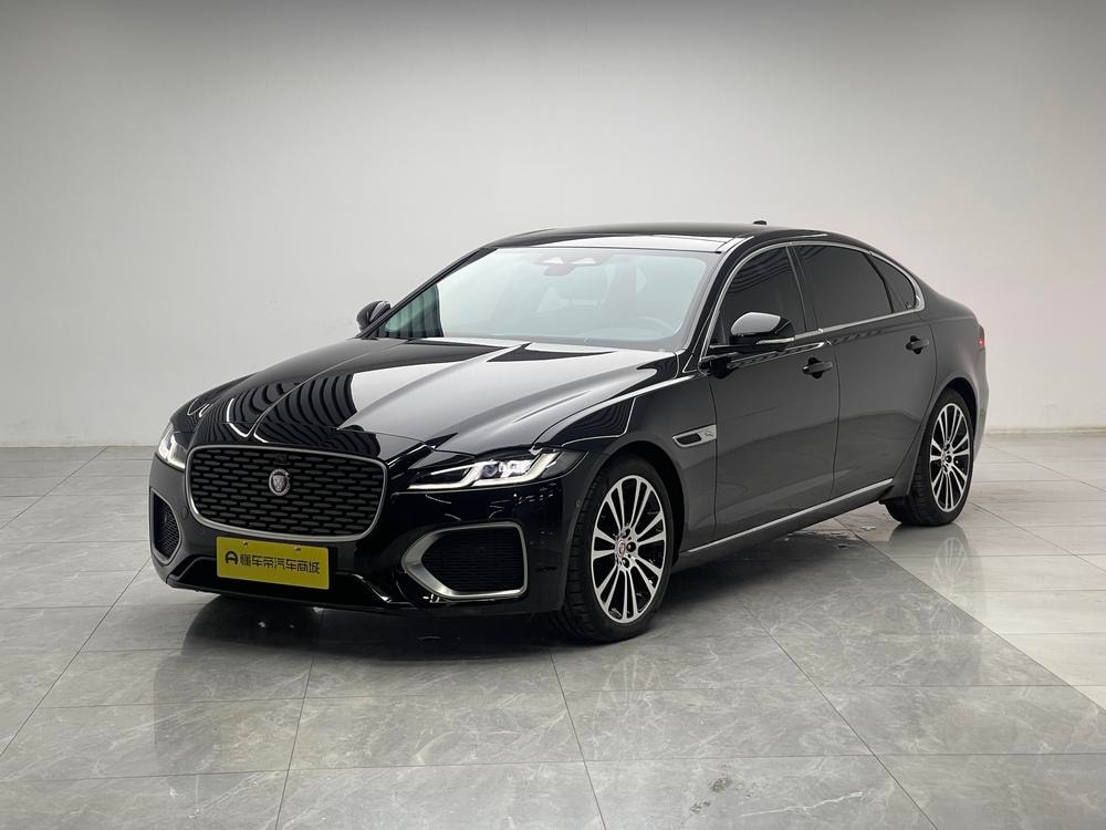 Jaguar XFL 2025 — фото автомобиля