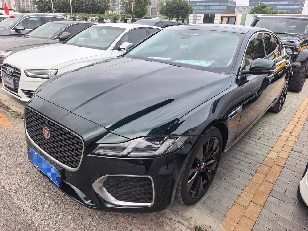 Jaguar XFL 2024 — фото автомобиля 1