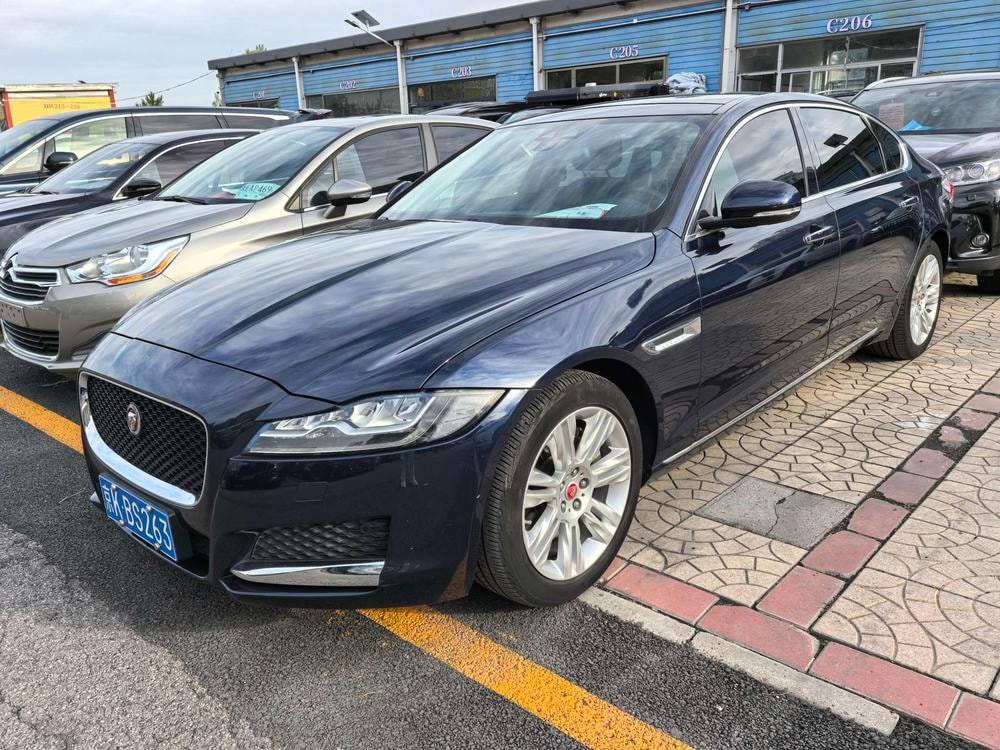 Jaguar XFL 2018 — фото автомобиля 1