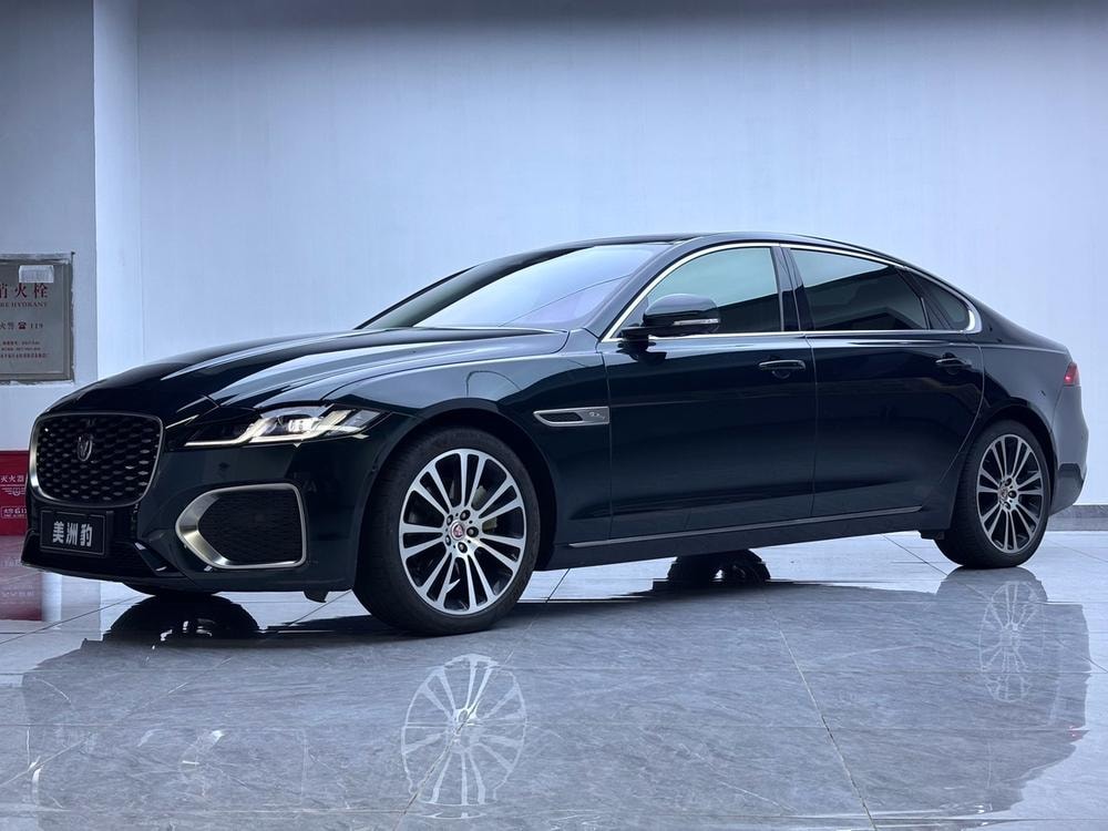 Jaguar XFL 2023 — фото автомобиля 1