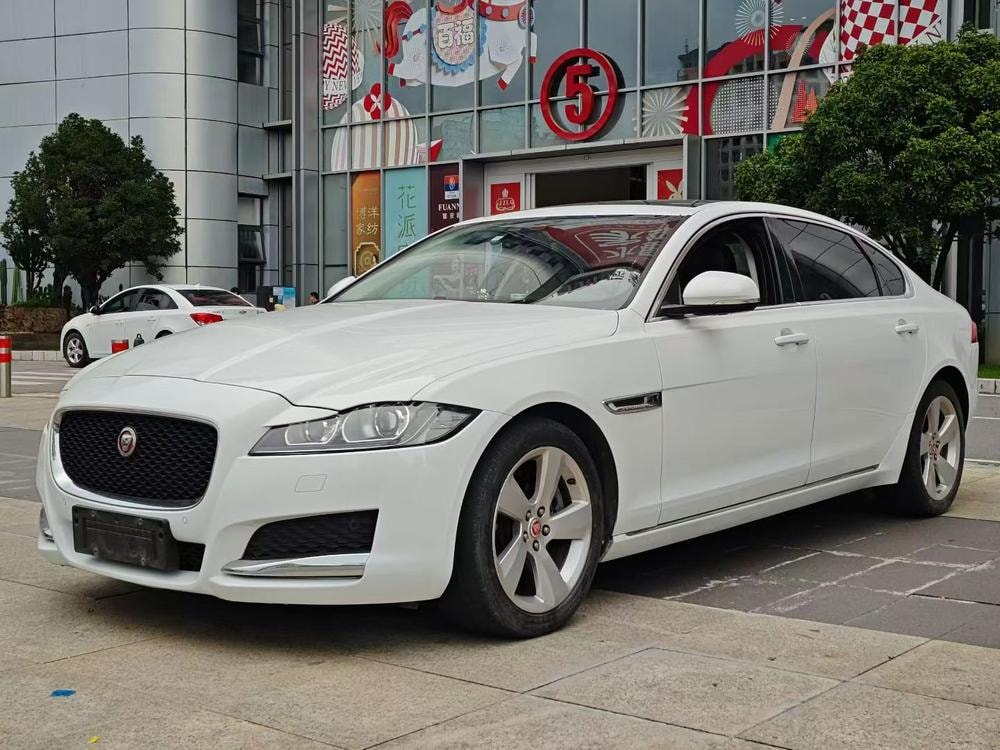Jaguar XFL 2020 — фото автомобиля 1