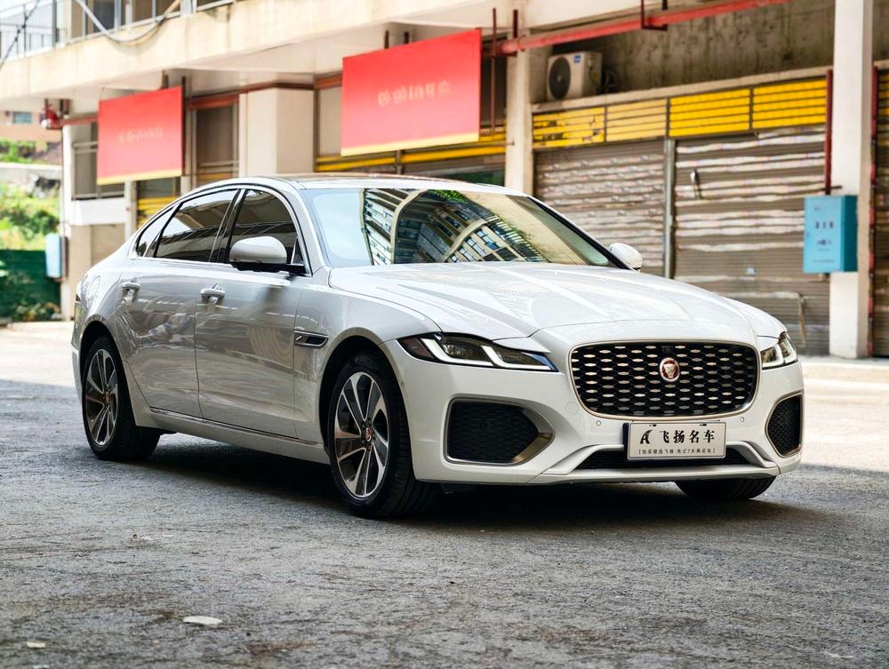 Jaguar XFL 2023 — фото автомобиля