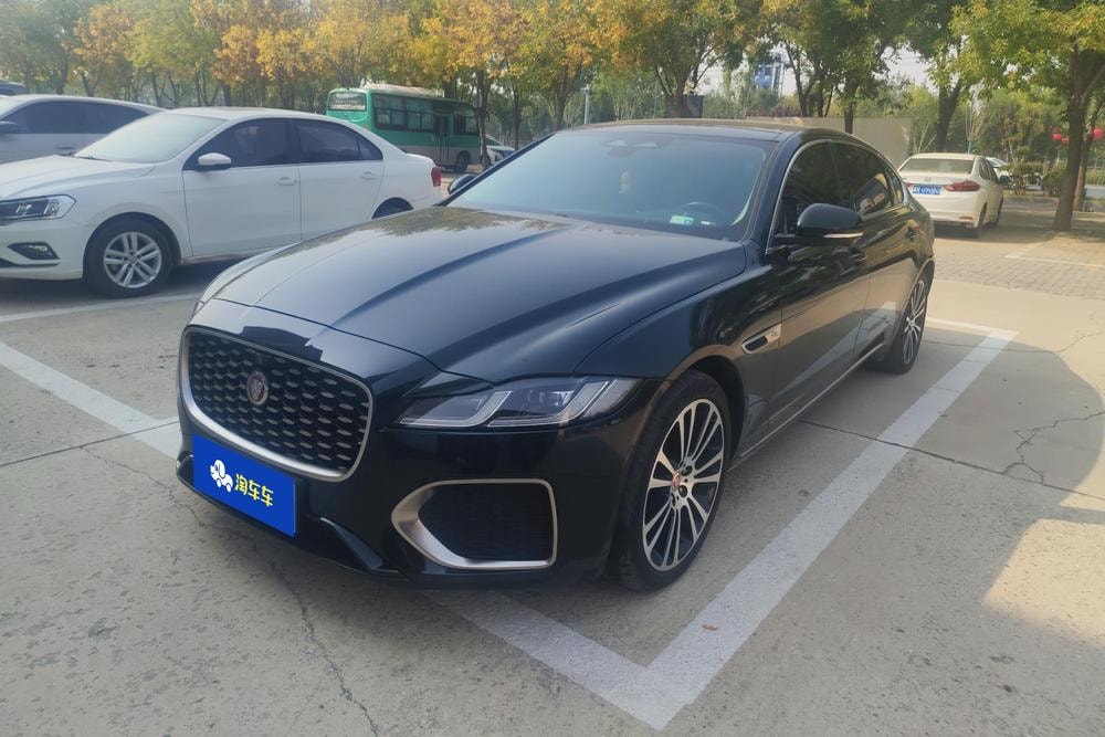 Jaguar XFL 2023 — фото автомобиля 1