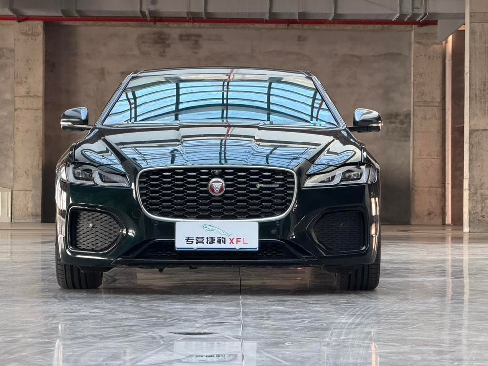 Jaguar XFL 2019 — фото автомобиля