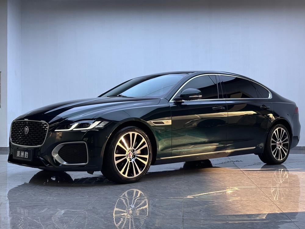 Jaguar XFL 2025 — фото автомобиля