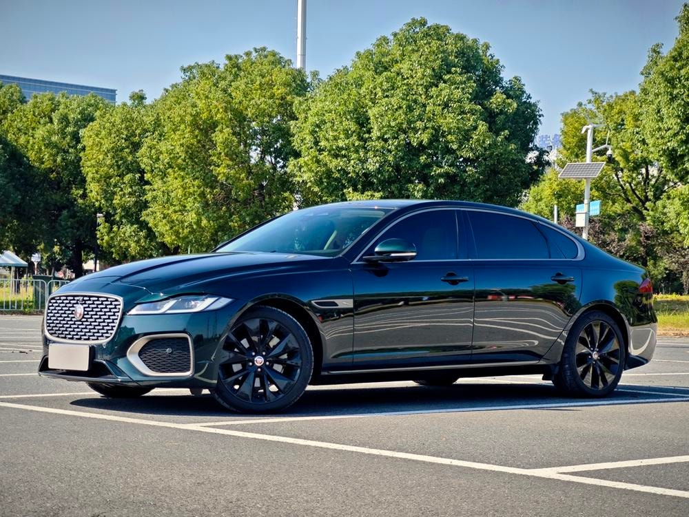 Jaguar XFL 2024 — фото автомобиля
