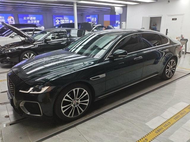 Jaguar XFL 2022 — фото автомобиля