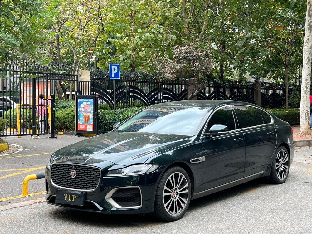 Jaguar XFL 2024 — фото автомобиля