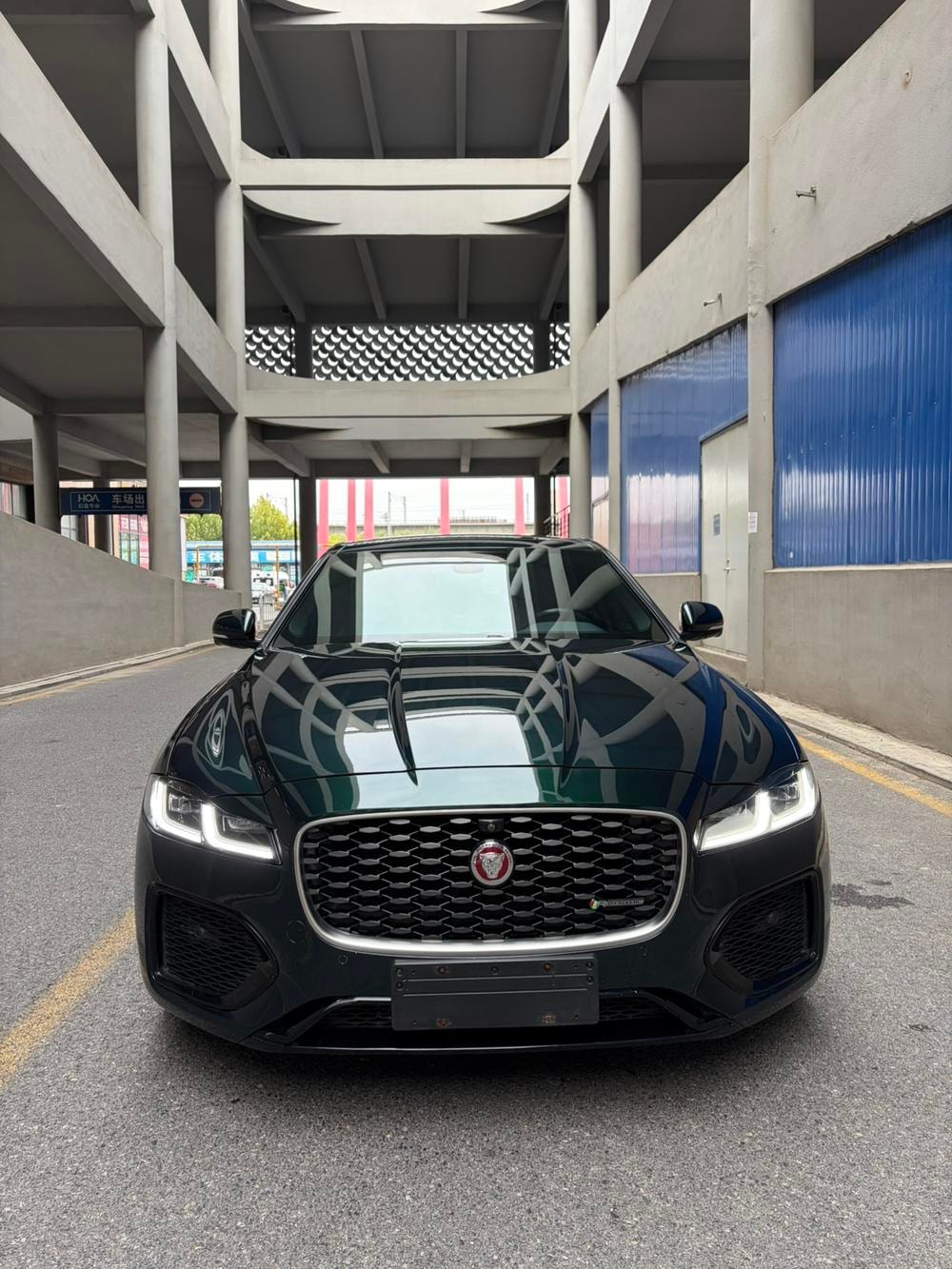 Jaguar XFL 2022 — фото автомобиля