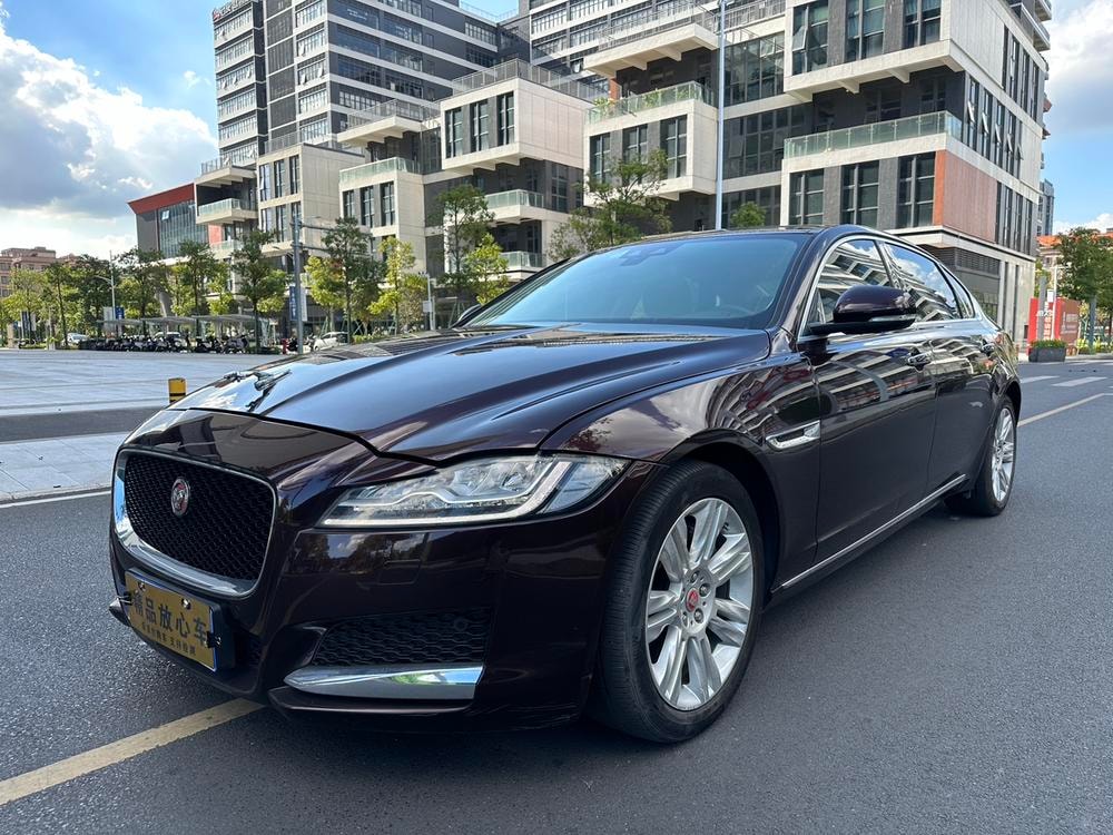 Jaguar XFL 2018 — фото автомобиля