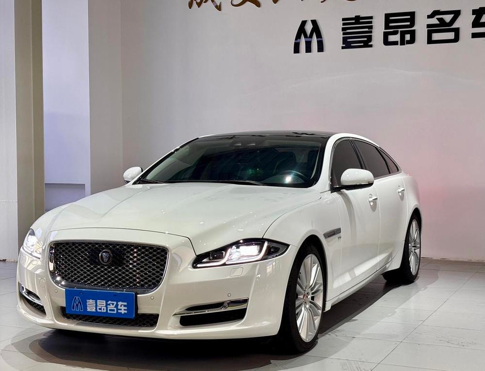 Jaguar XJ 2018 — фото автомобиля