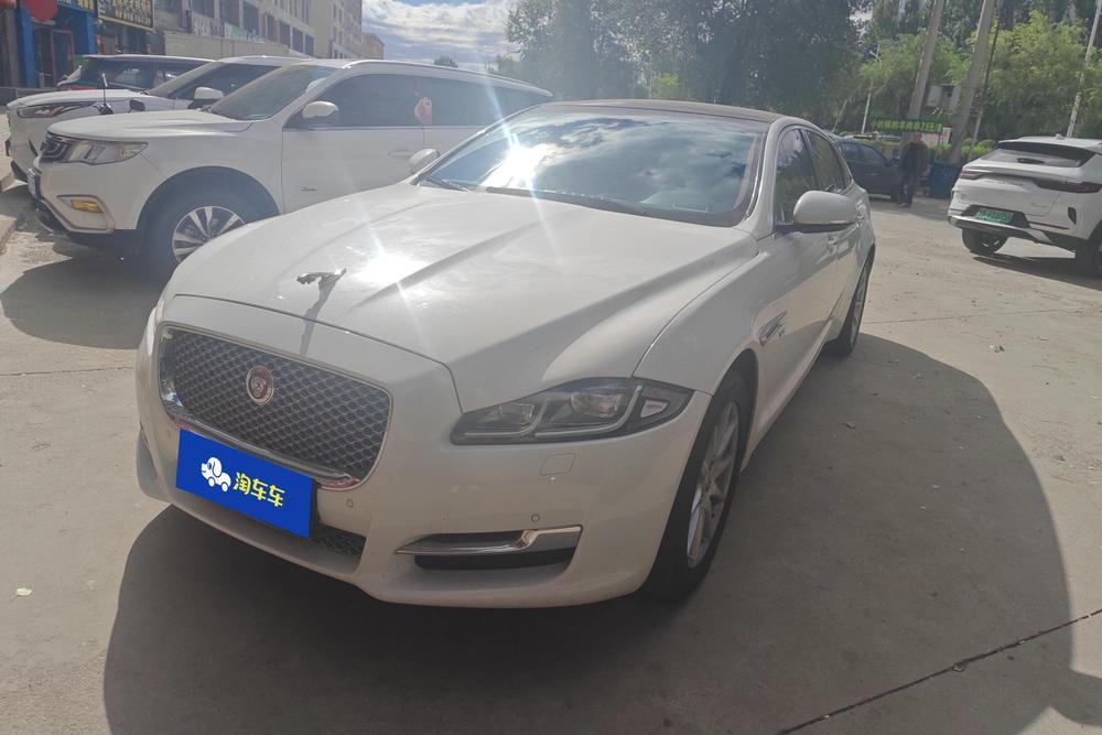 Jaguar XJ 2016 — фото автомобиля 1