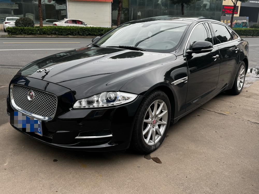 Jaguar XJ 2014 — фото автомобиля