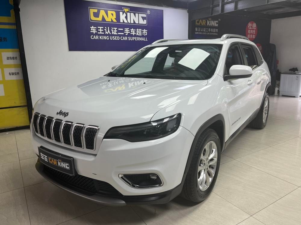Jeep Cherokee 2019 — фото автомобиля