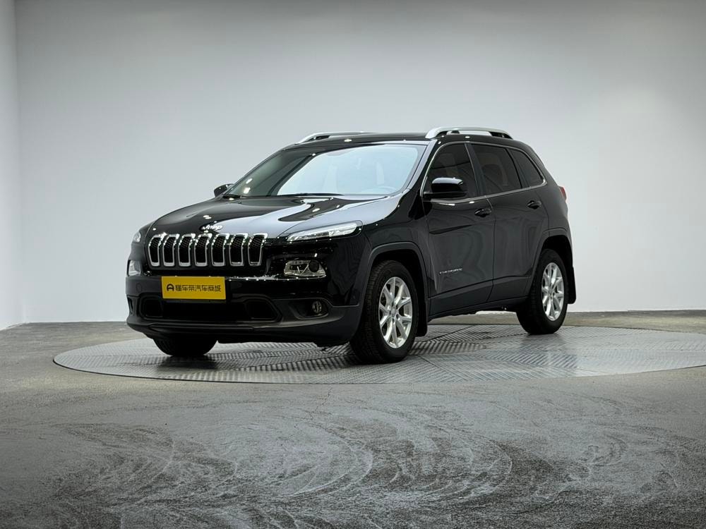 Jeep Cherokee 2017 — фото автомобиля