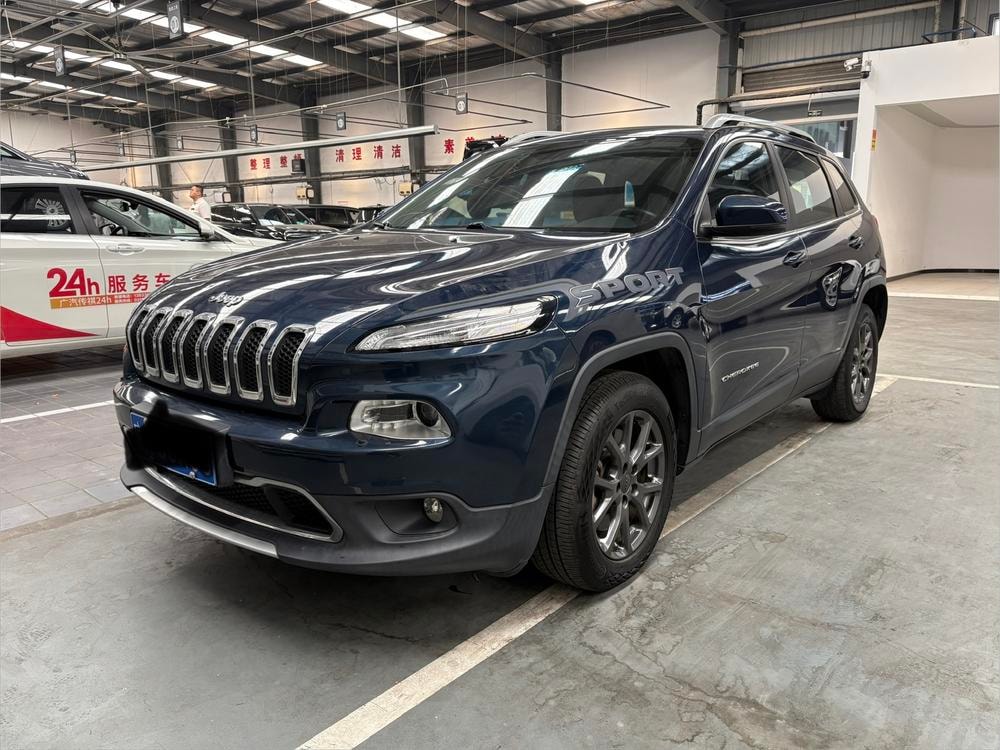 Jeep Cherokee 2020 — фото автомобиля 1