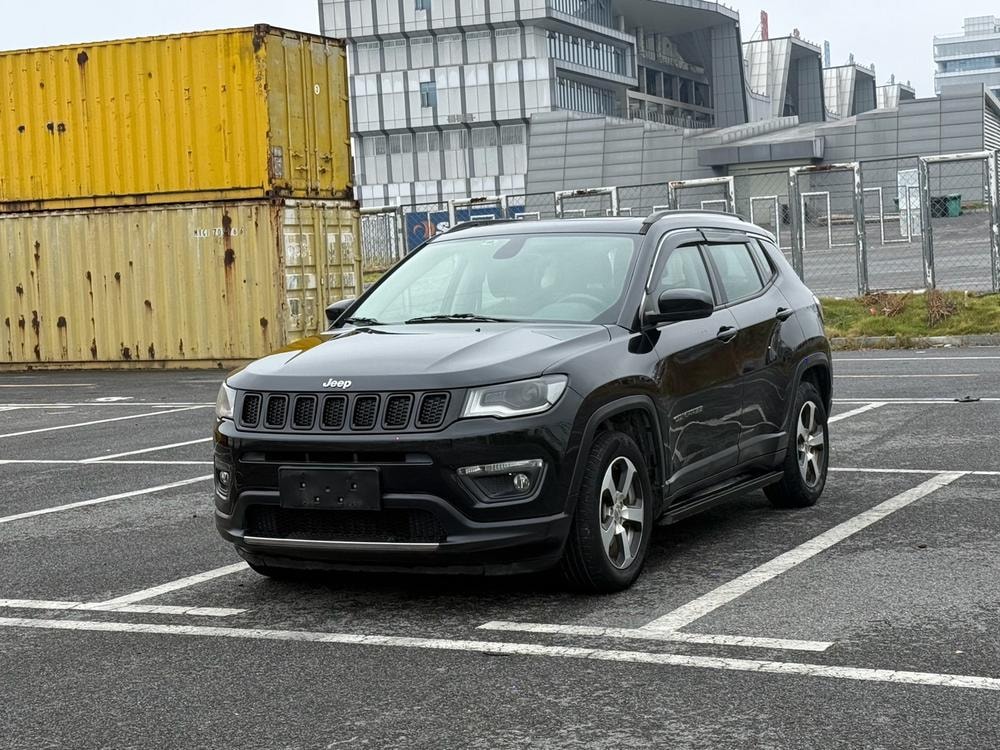 Jeep Compass 2017 — фото автомобиля