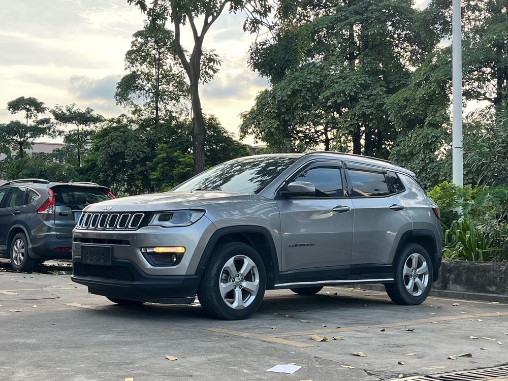 Jeep Compass 2017 — фото автомобиля 1
