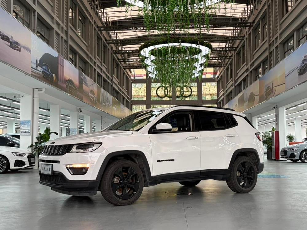 Jeep Compass 2020 — фото автомобиля 1