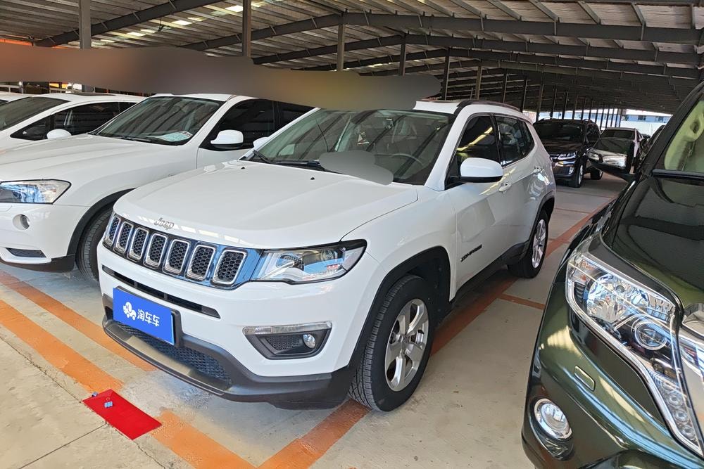 Jeep Compass 2019 — фото автомобиля