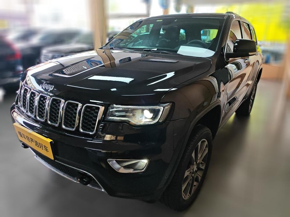 Jeep Grand Cherokee (Import) 2017 — фото автомобиля 1
