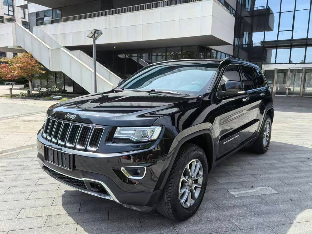 Jeep Grand Cherokee (Import) 2015 — фото автомобиля