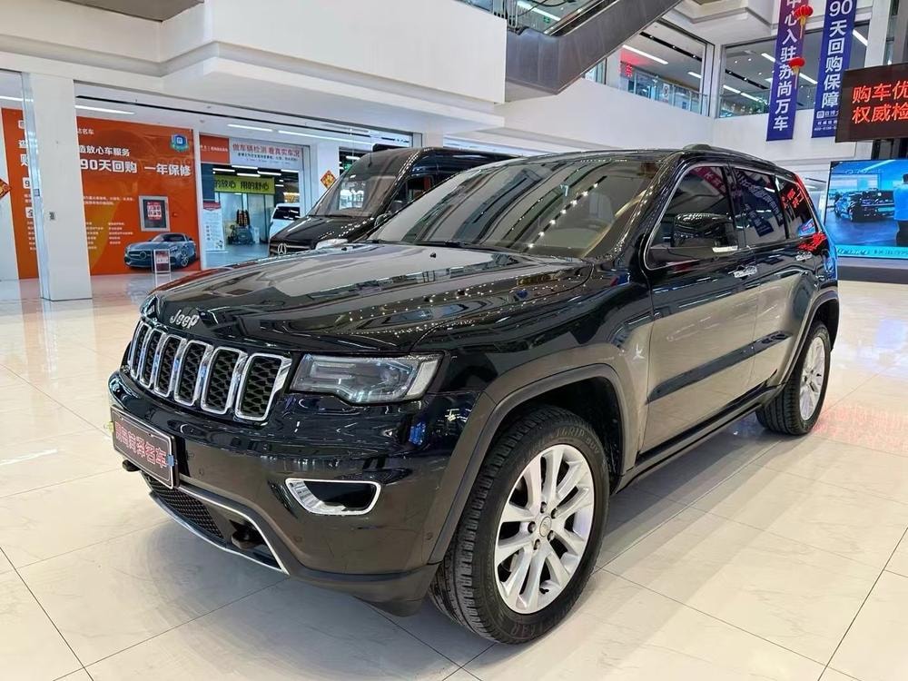 Jeep Grand Cherokee (Import) 2017 — фото автомобиля