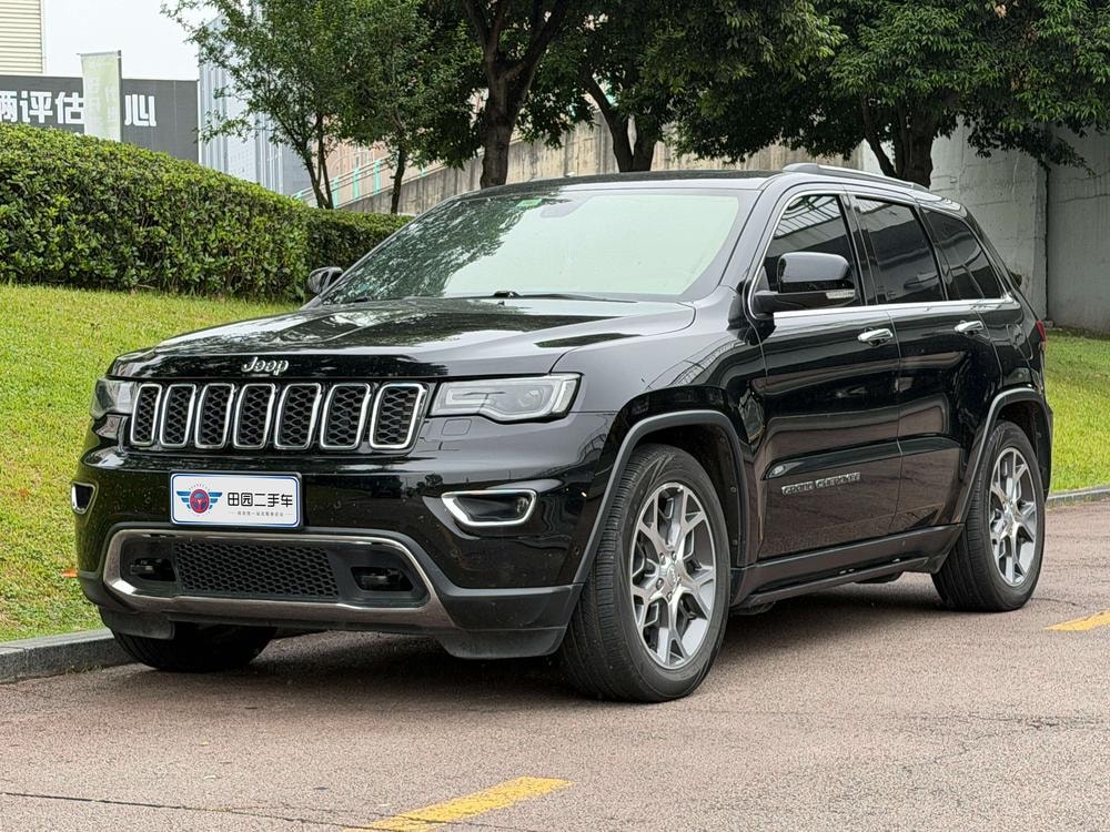 Jeep Grand Cherokee (Import) 2020 — фото автомобиля 1