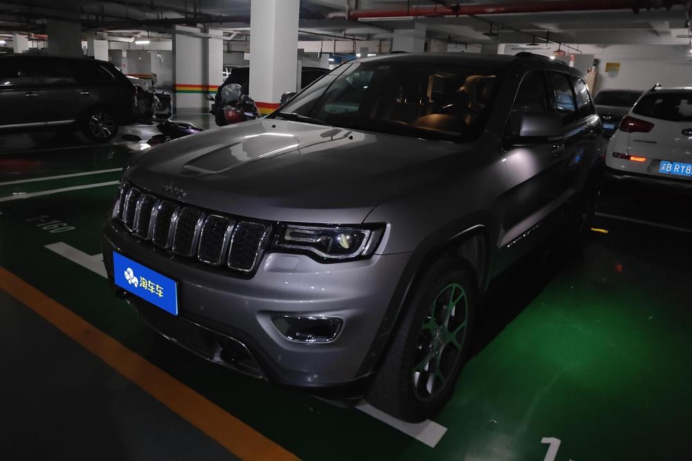 Jeep Grand Cherokee (Import) 2020 — фото автомобиля