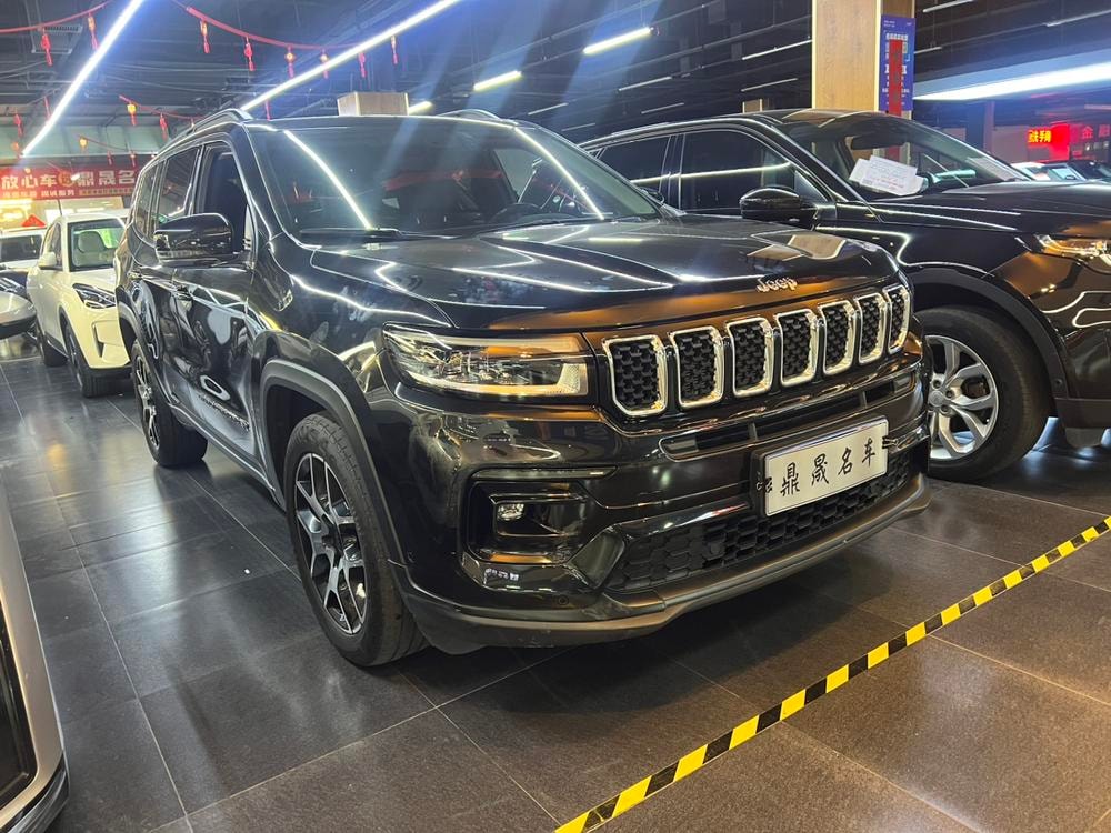 Jeep Grand Commander 2022 — фото автомобиля 1