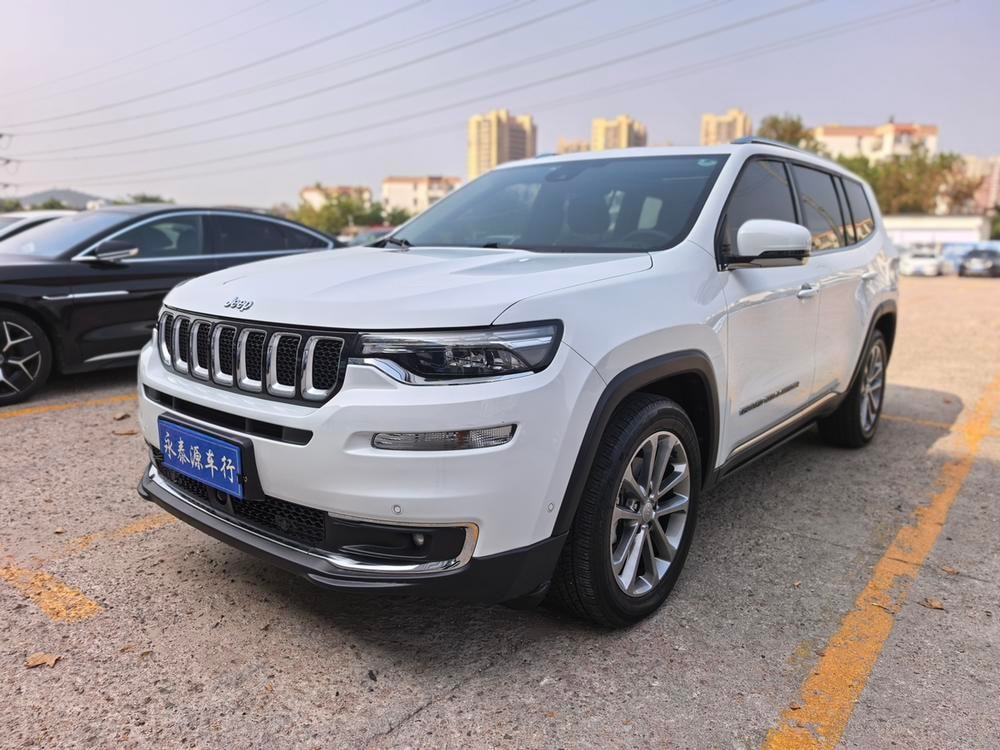 Jeep Grand Commander 2018 — фото автомобиля 1