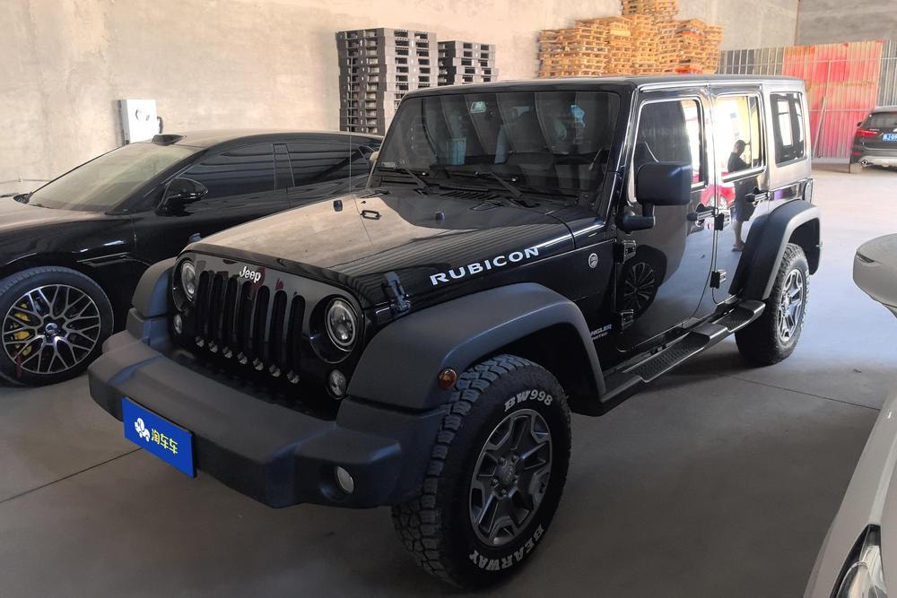 Jeep Wrangler 2015 — фото автомобиля