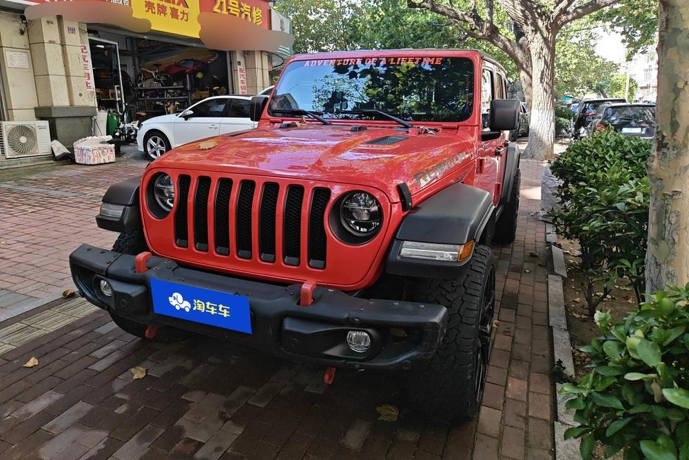 Jeep Wrangler 2021 — фото автомобиля 1
