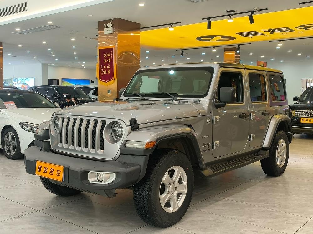 Jeep Wrangler 2018 — фото автомобиля