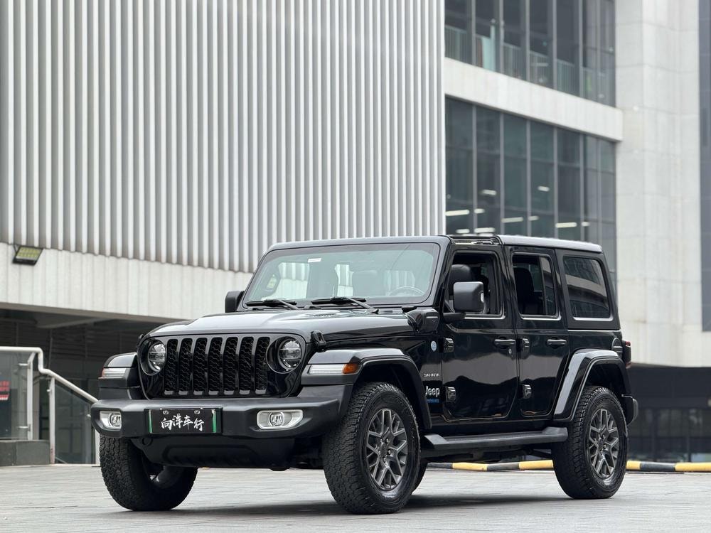 Jeep Wrangler 2021 — фото автомобиля