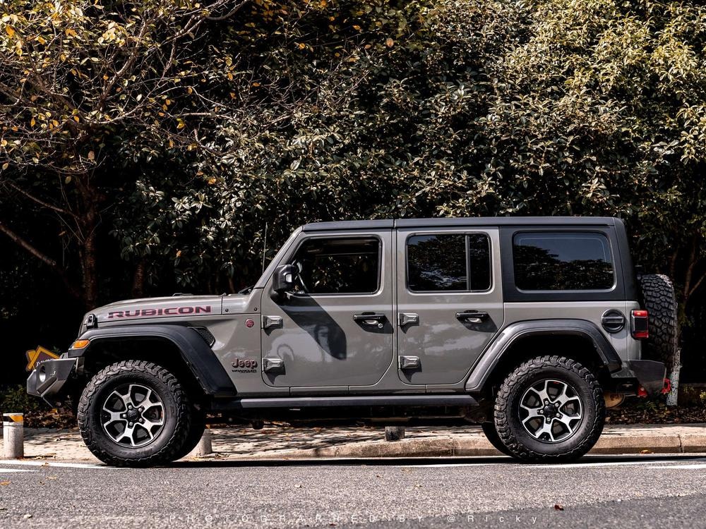 Jeep Wrangler 2021 — фото автомобиля