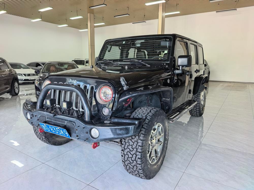 Jeep Wrangler 2017 — фото автомобиля 1