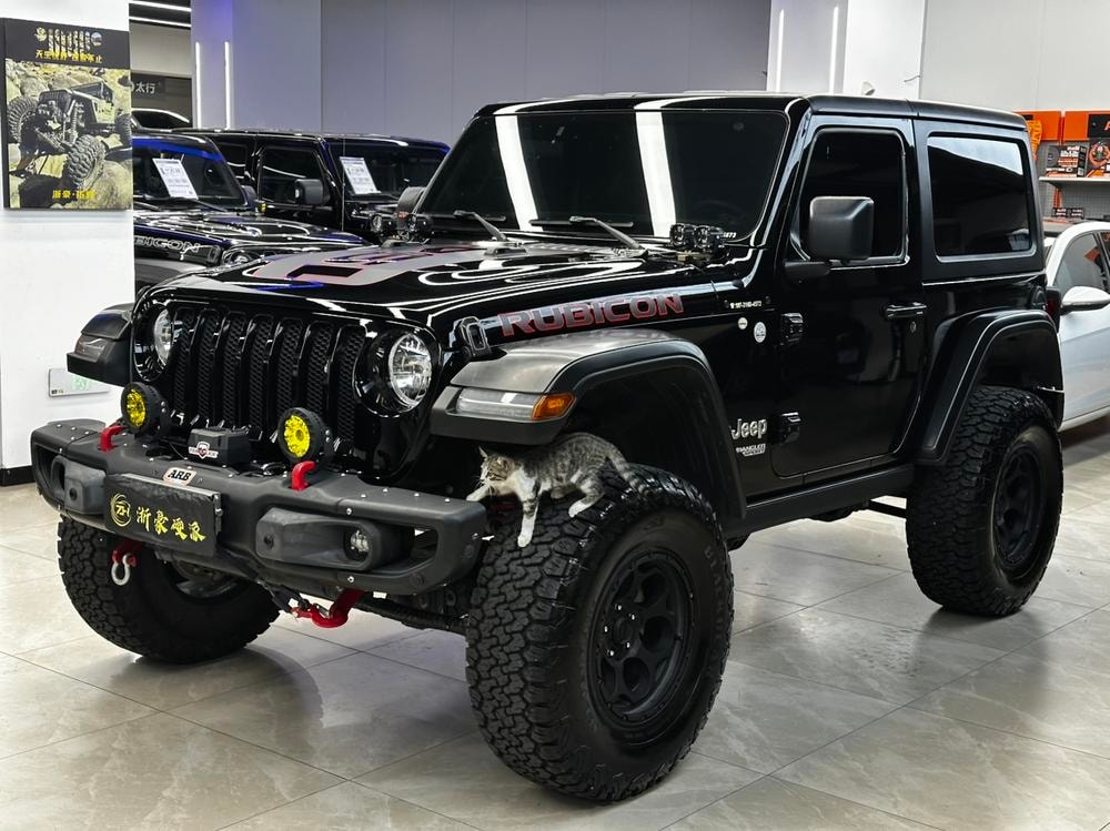 Jeep Wrangler 2023 — фото автомобиля