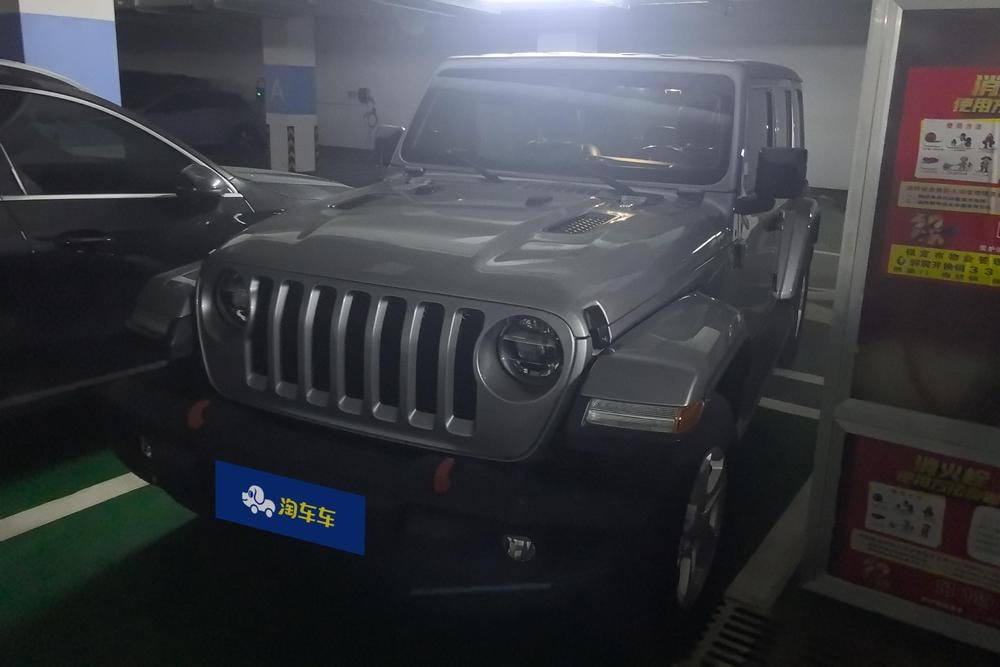 Jeep Wrangler 2018 — фото автомобиля