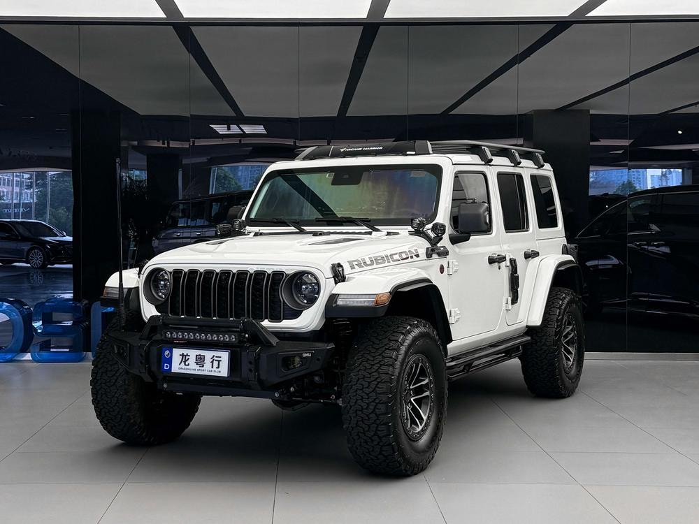 Jeep Wrangler 2025 — фото автомобиля 1