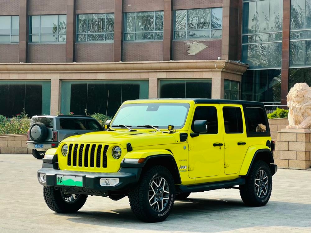 Jeep Wrangler 4xe PHEV 2022 — фото автомобиля