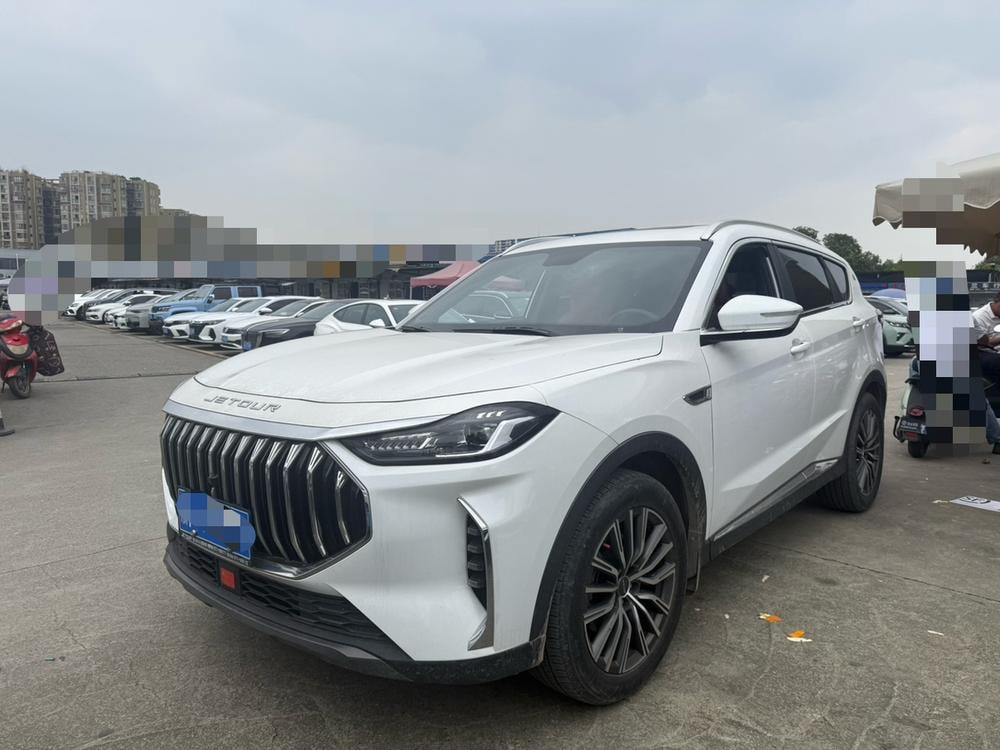 Jetour X70 PLUS 2023 — фото автомобиля 1