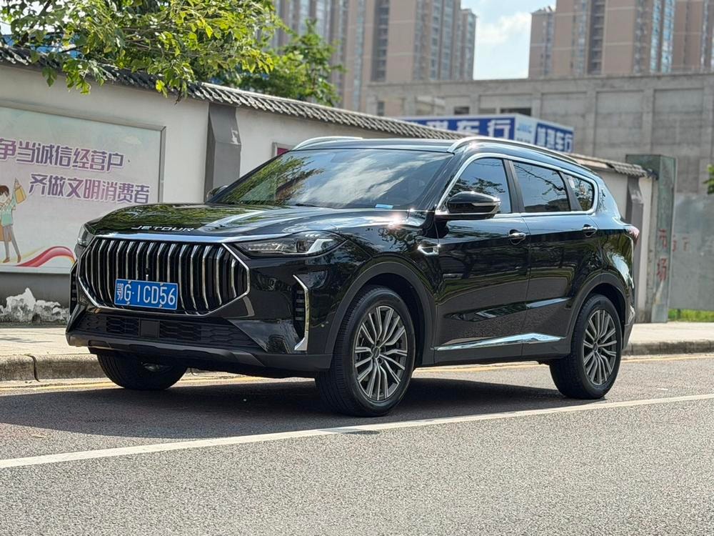 Jetour X70 PLUS 2023 — фото автомобиля 1