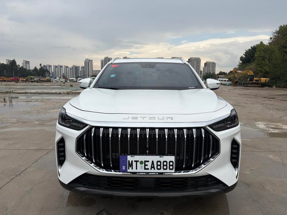 Jetour X70 PLUS 2025 — фото автомобиля