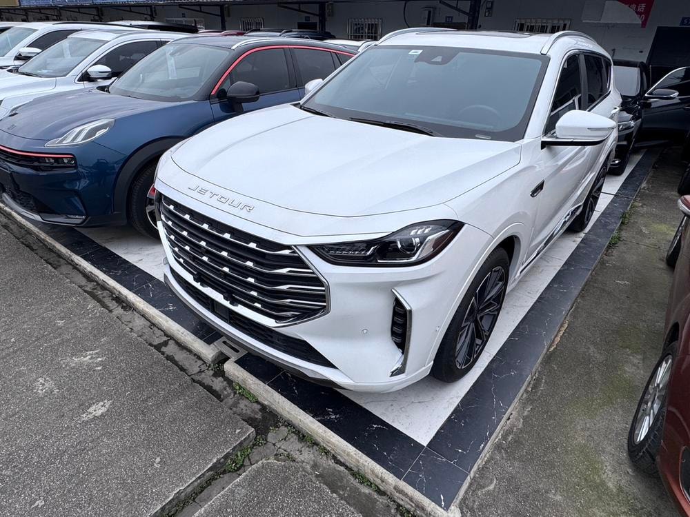 Jetour X70 PLUS 2021 — фото автомобиля