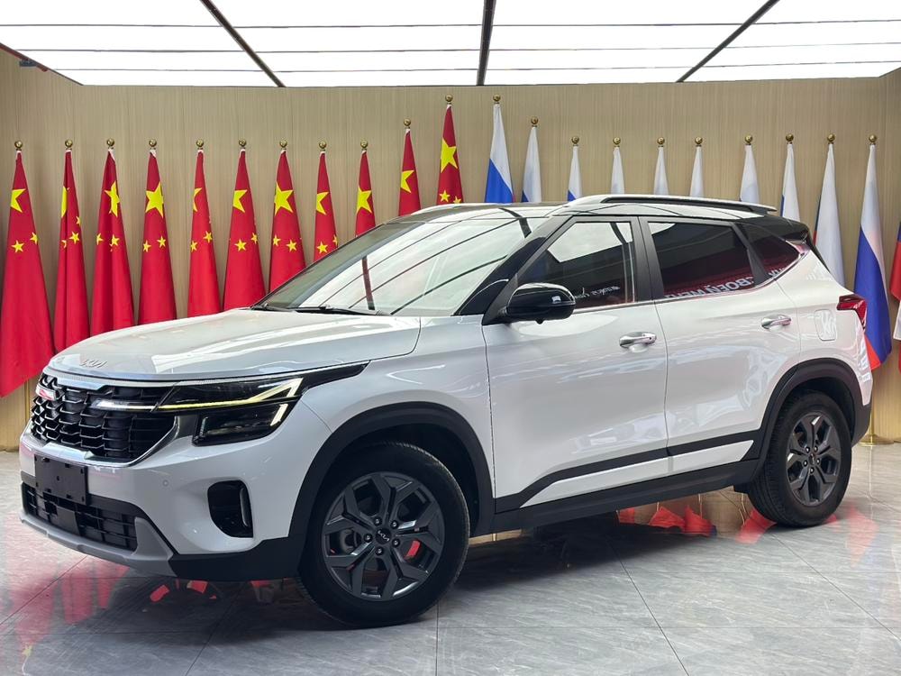 Kia Seltos 2023 — фото автомобиля 1