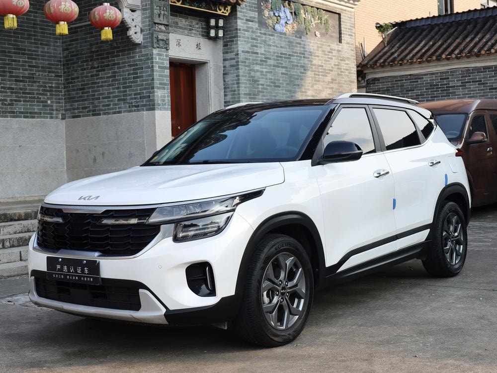 Kia Seltos 2023 — фото автомобиля 1