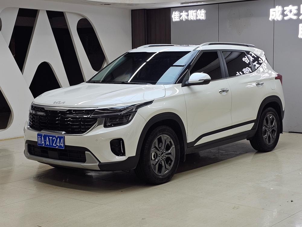 Kia Seltos 2023 — фото автомобиля 1