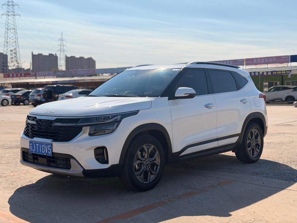 Kia Seltos 2023 — фото автомобиля